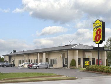 Super 8 By Wyndham-Tupelo Airport Motel Exterior photo